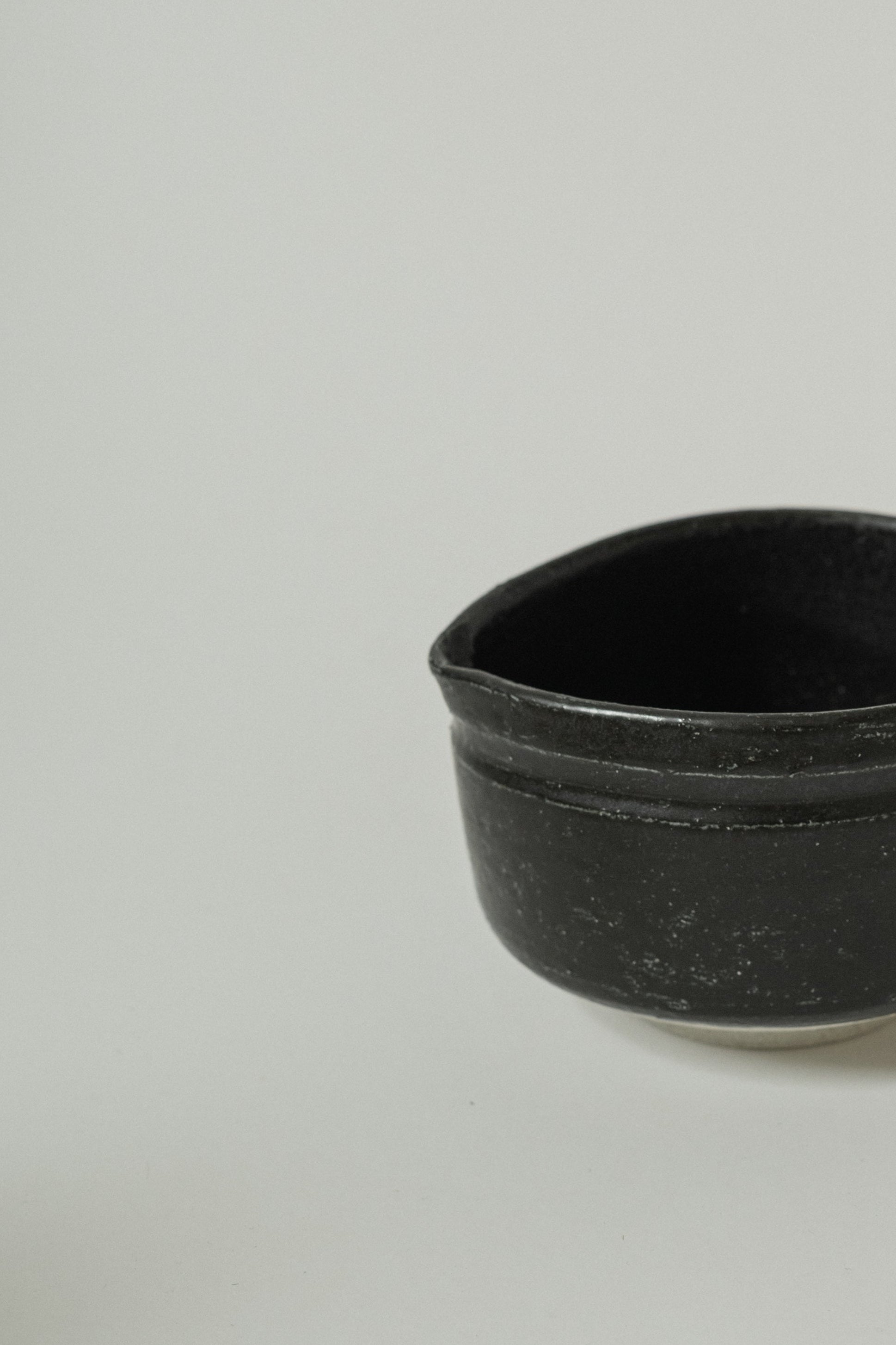 Chawan with spout (Black)